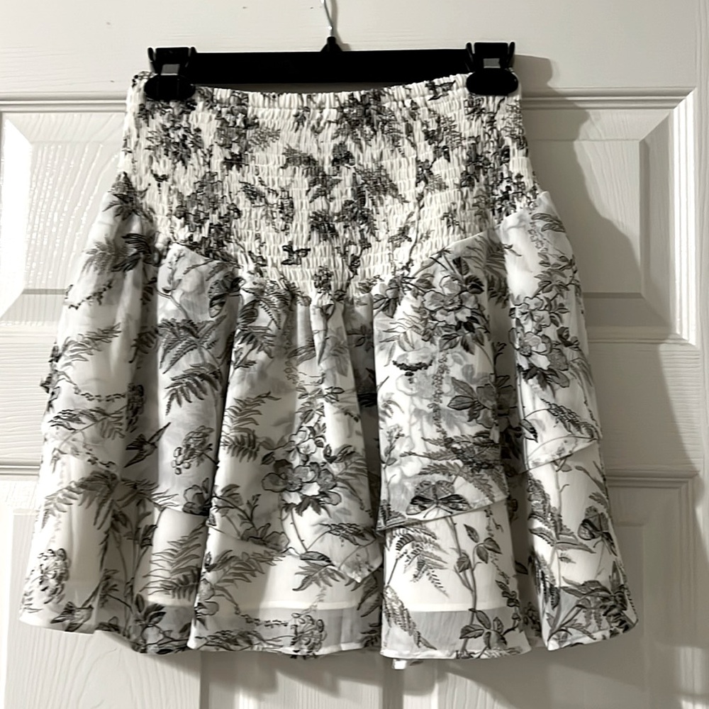 NWT: Express Ruffle Skirt